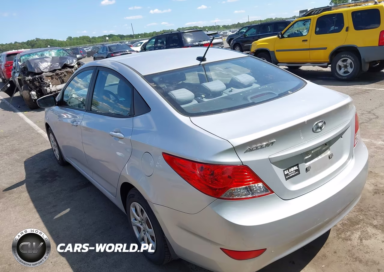 2013 Hyundai Accent Gls VIN:KMHCT4AE2DU400139 - 3