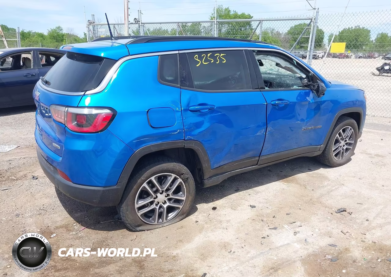 2017 Jeep New Compass Latitude 4X4 VIN:3C4NJDBB5HT645993 - 4