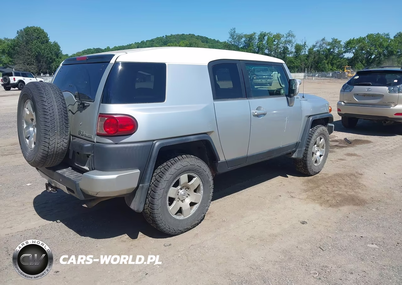 2008 Toyota Fj Cruiser VIN:JTEBU11F28K052747 - 4