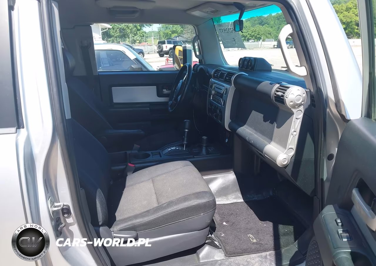 2008 Toyota Fj Cruiser VIN:JTEBU11F28K052747 - 5