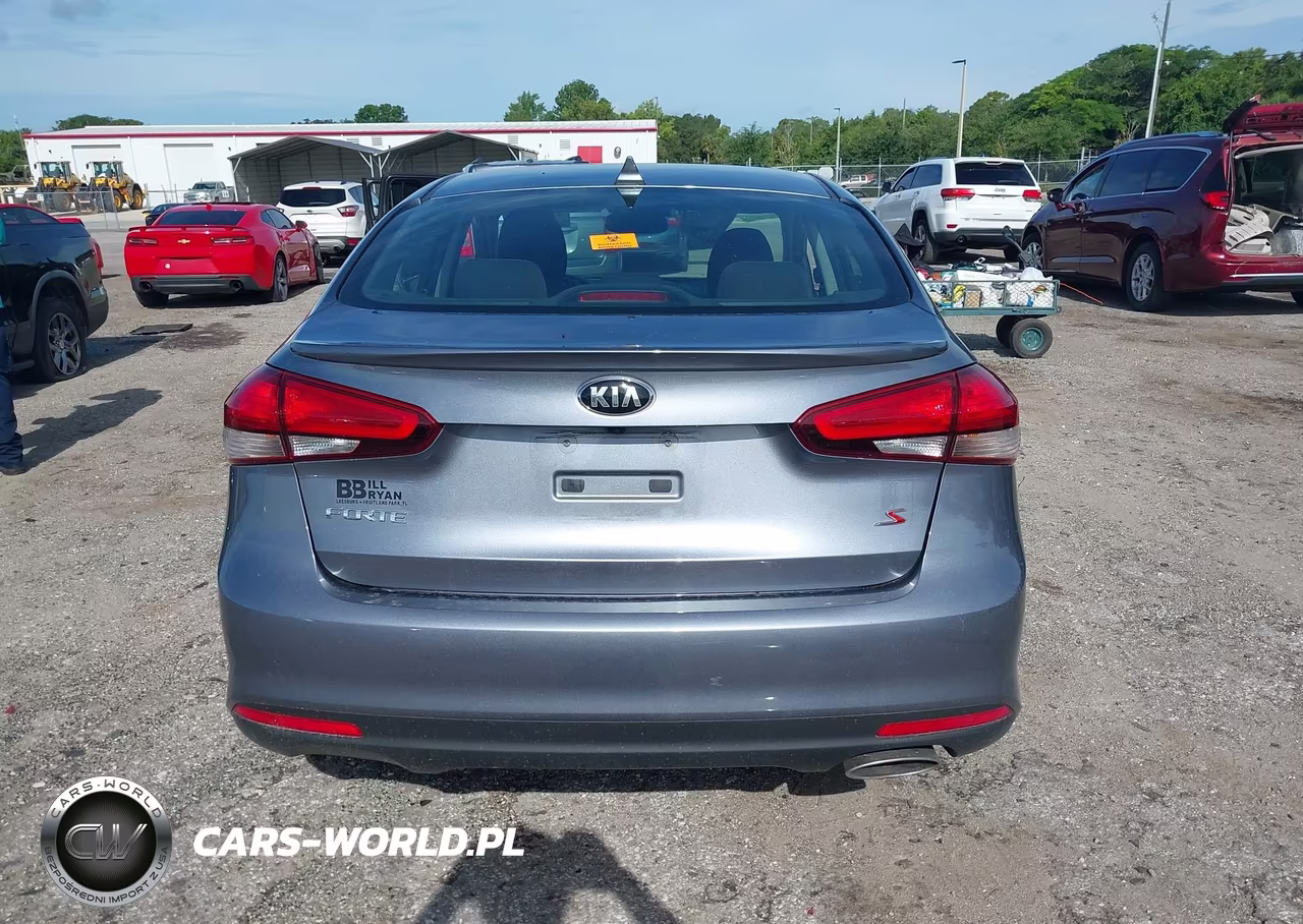 2017 Kia Forte S VIN:3KPFL4A7XHE143707 - 15