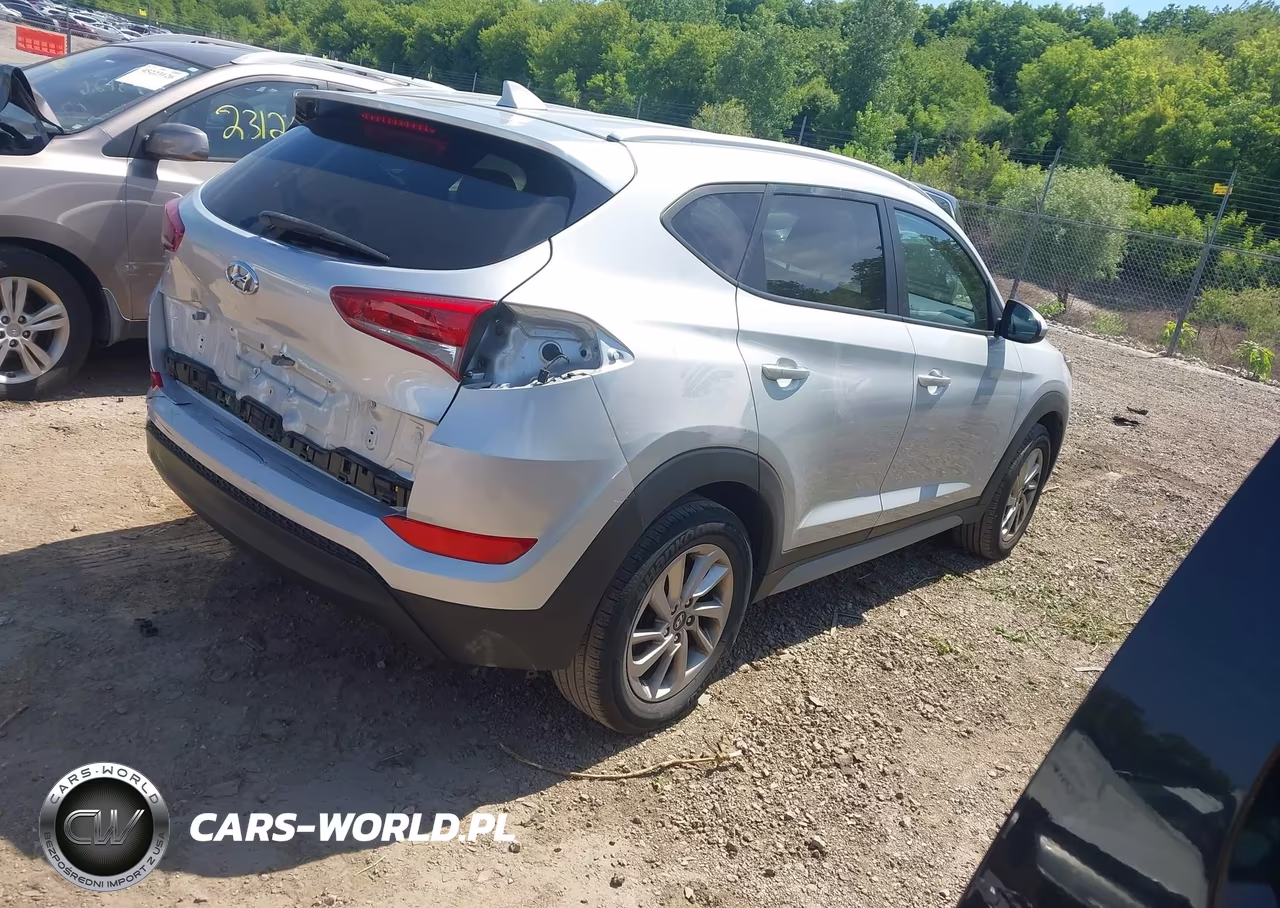 2018 Hyundai Tucson Sel VIN:KM8J3CA45JU693250 - 4