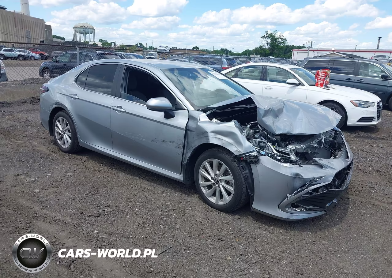 2023 Toyota Camry Le – zdjęcie 1 z 16