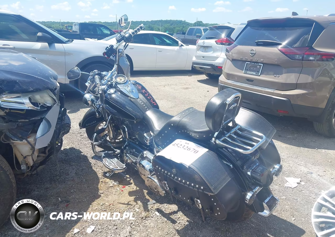 2015 Harley-Davidson Flstc Heritage Softail Classic VIN:1HD1BWV1XFB014633 - 3