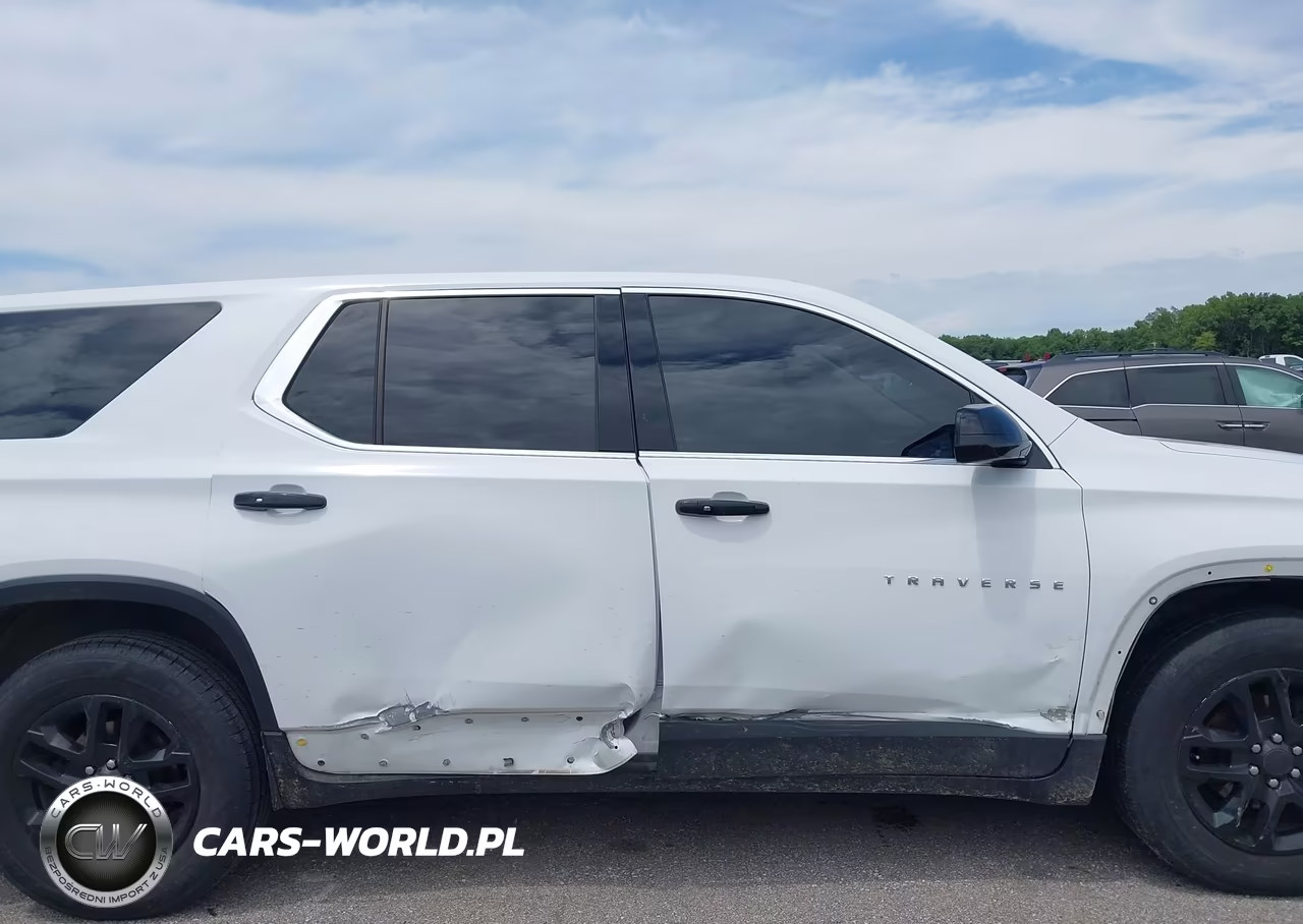 2018 Chevrolet Traverse Ls VIN:1GNERFKW1JJ226891 - 13