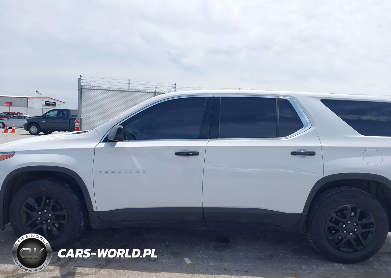 2018 Chevrolet Traverse Ls VIN:1GNERFKW1JJ226891 - 14