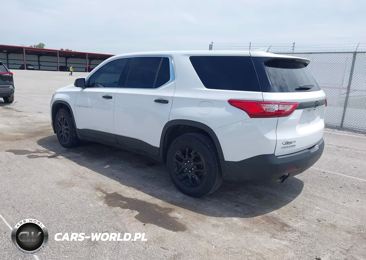 2018 Chevrolet Traverse Ls VIN:1GNERFKW1JJ226891 - 3