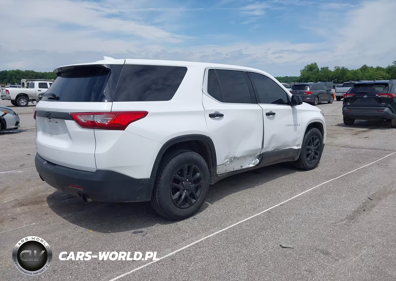 2018 Chevrolet Traverse Ls VIN:1GNERFKW1JJ226891 - 4