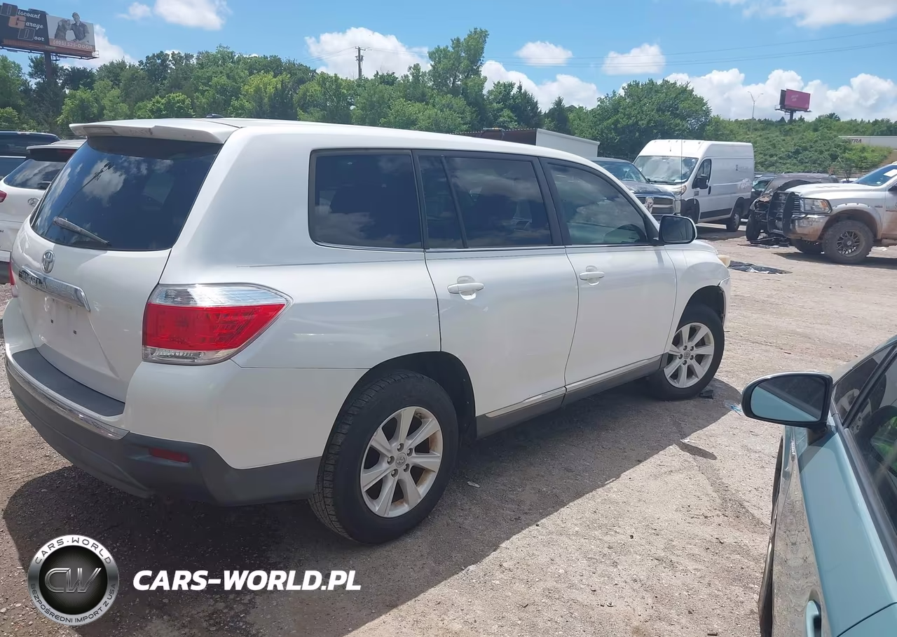 2011 Toyota Highlander Base V6 VIN:5TDZK3EH4BS045198 - 4