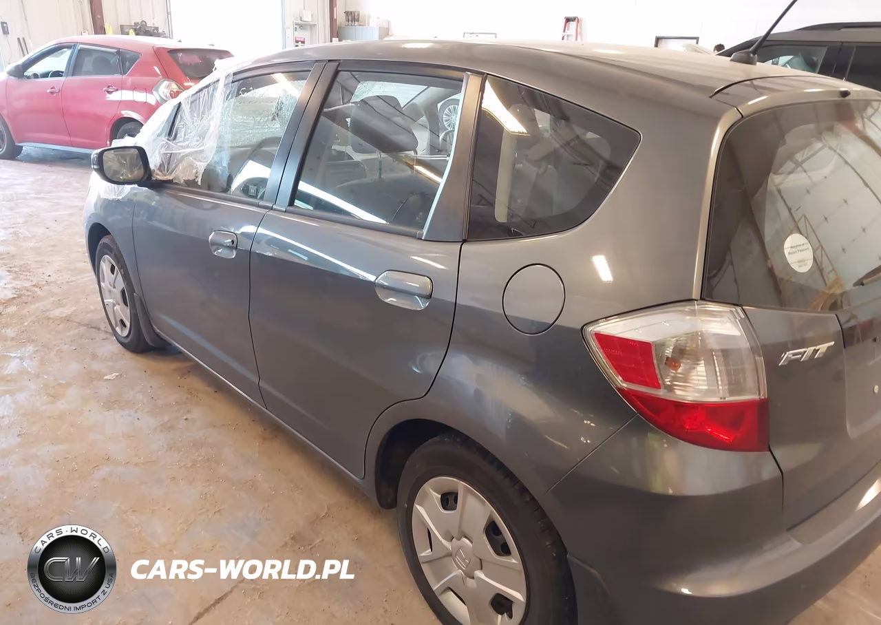 2013 Honda Fit VIN:JHMGE8H38DC005592 - 3