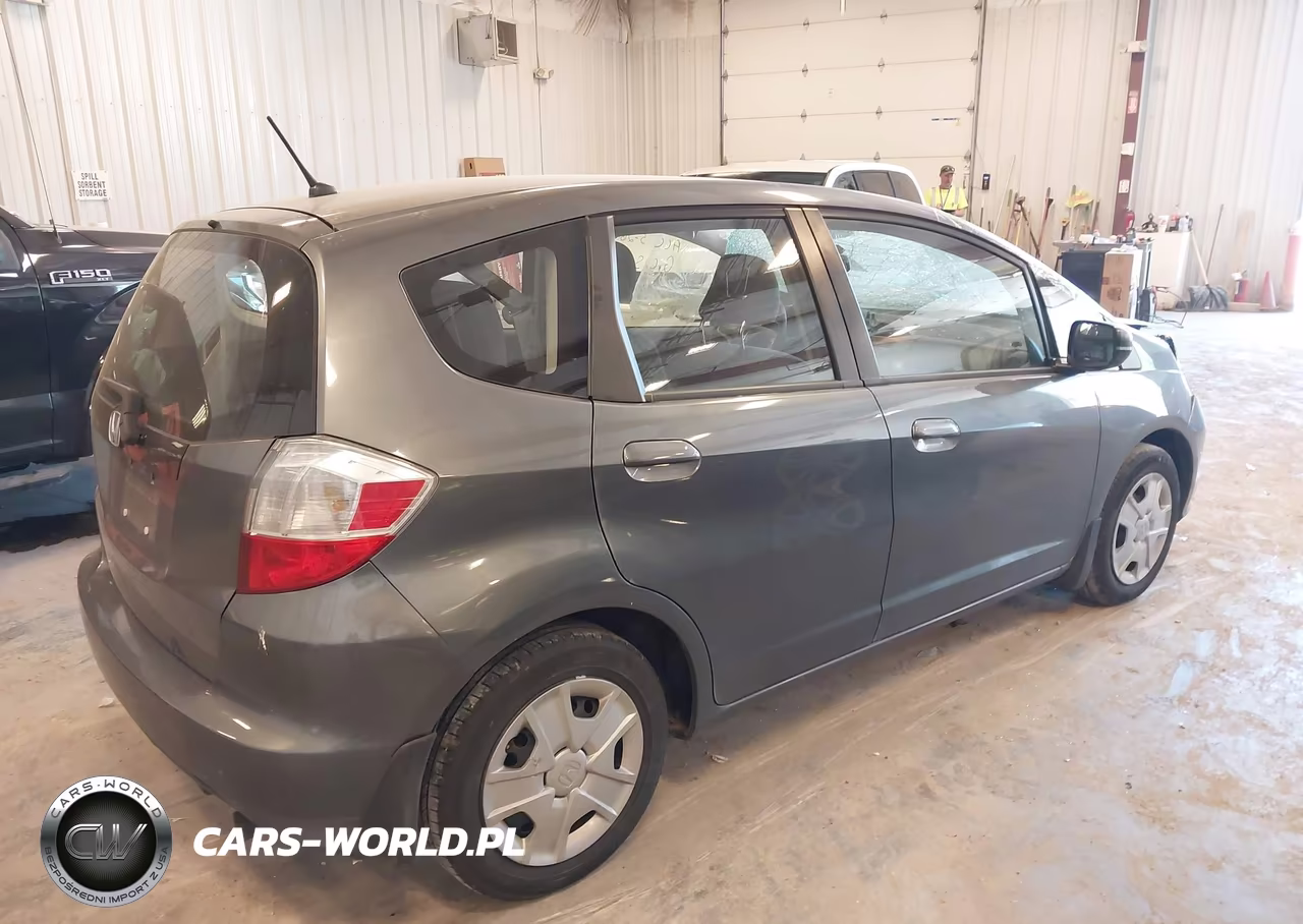 2013 Honda Fit VIN:JHMGE8H38DC005592 - 4