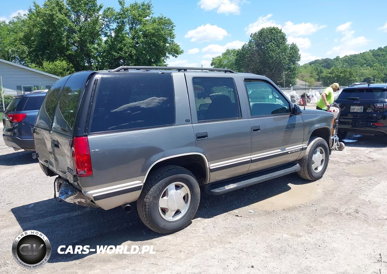 1999 Chevrolet Tahoe Ls VIN:1GNEK13R1XJ370014 - 4