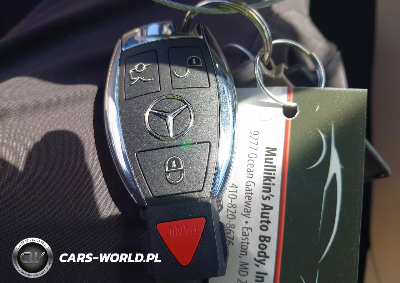 2018 Mercedes-Benz C 300 4Matic VIN:55SWF4KB3JU235976 - 11