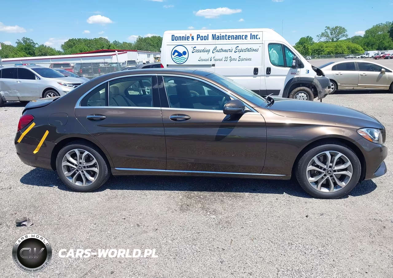 2018 Mercedes-Benz C 300 4Matic VIN:55SWF4KB3JU235976 - 13