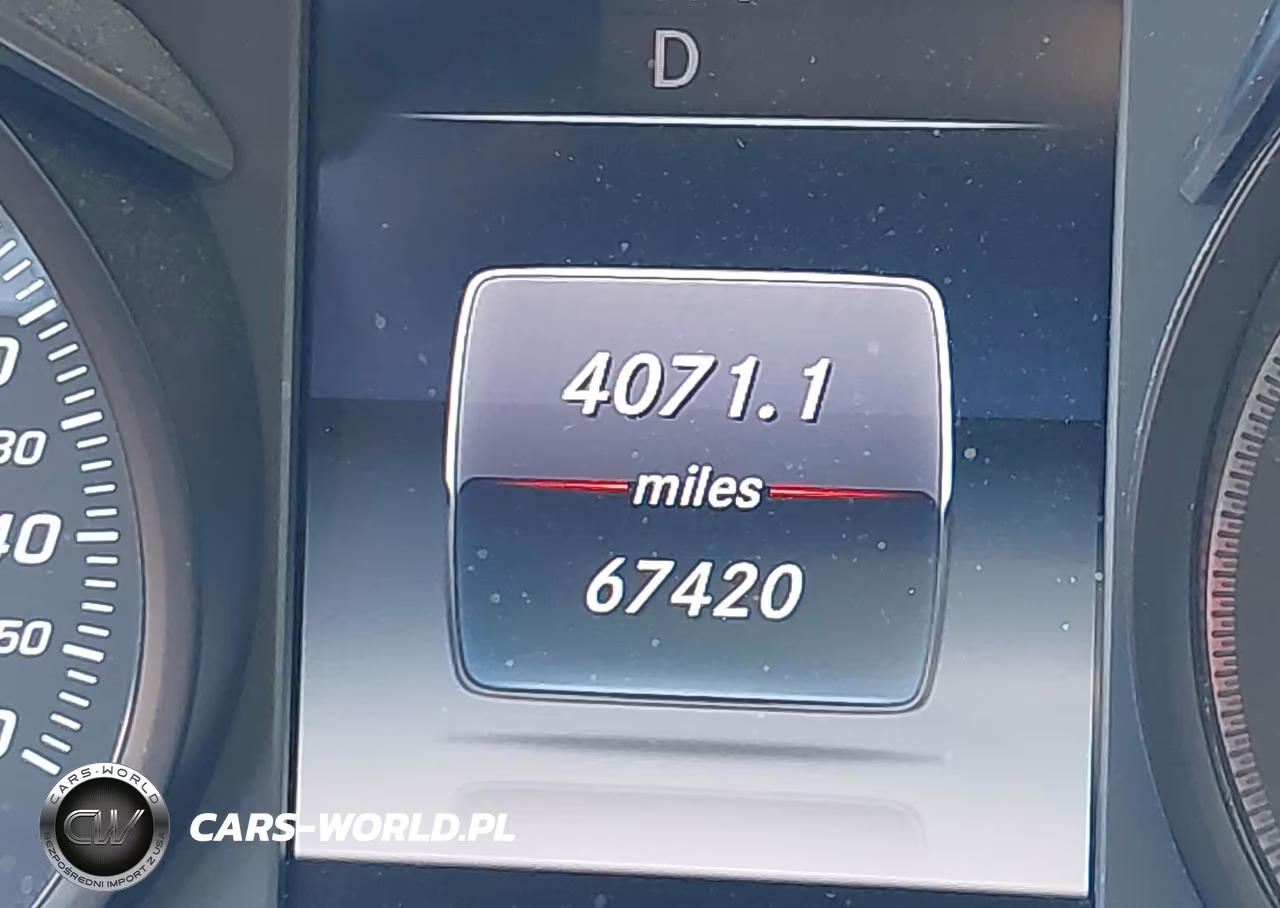 2018 Mercedes-Benz C 300 4Matic VIN:55SWF4KB3JU235976 - 15