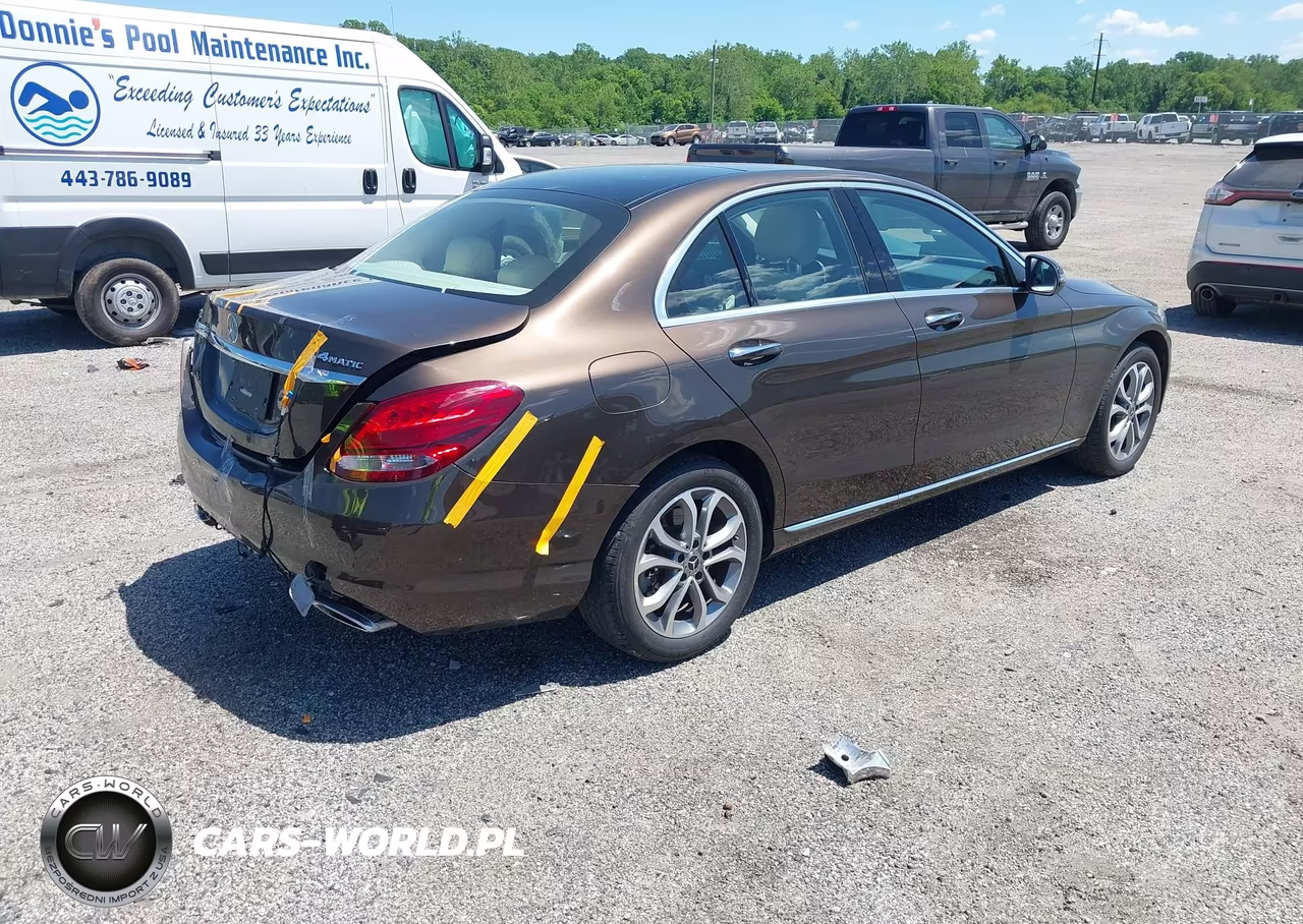 2018 Mercedes-Benz C 300 4Matic VIN:55SWF4KB3JU235976 - 4