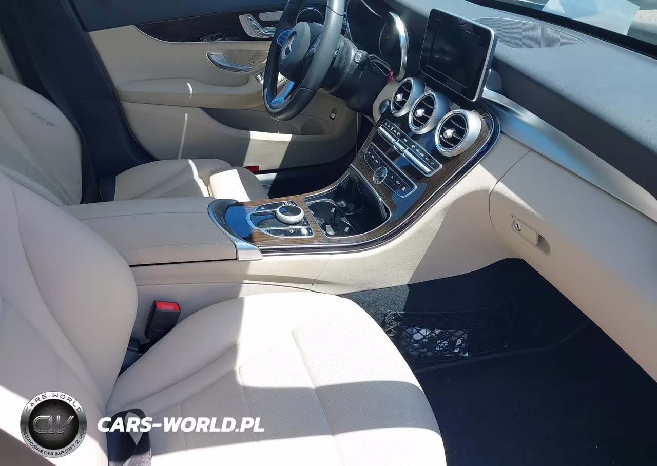 2018 Mercedes-Benz C 300 4Matic VIN:55SWF4KB3JU235976 - 5