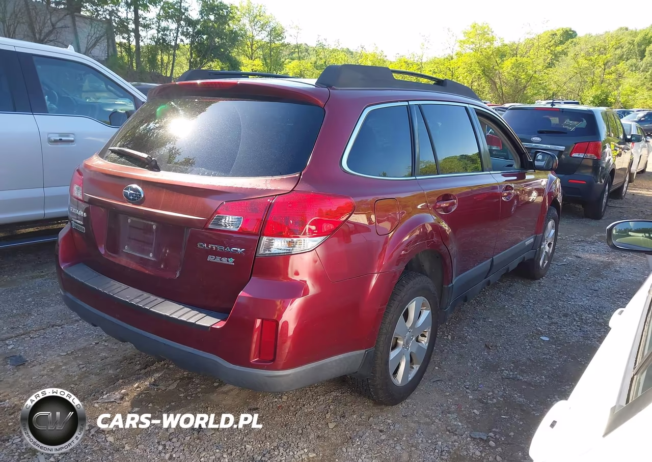 2011 Subaru Outback 2.5I Premium VIN:4S4BRBCC9B3435869 - 4