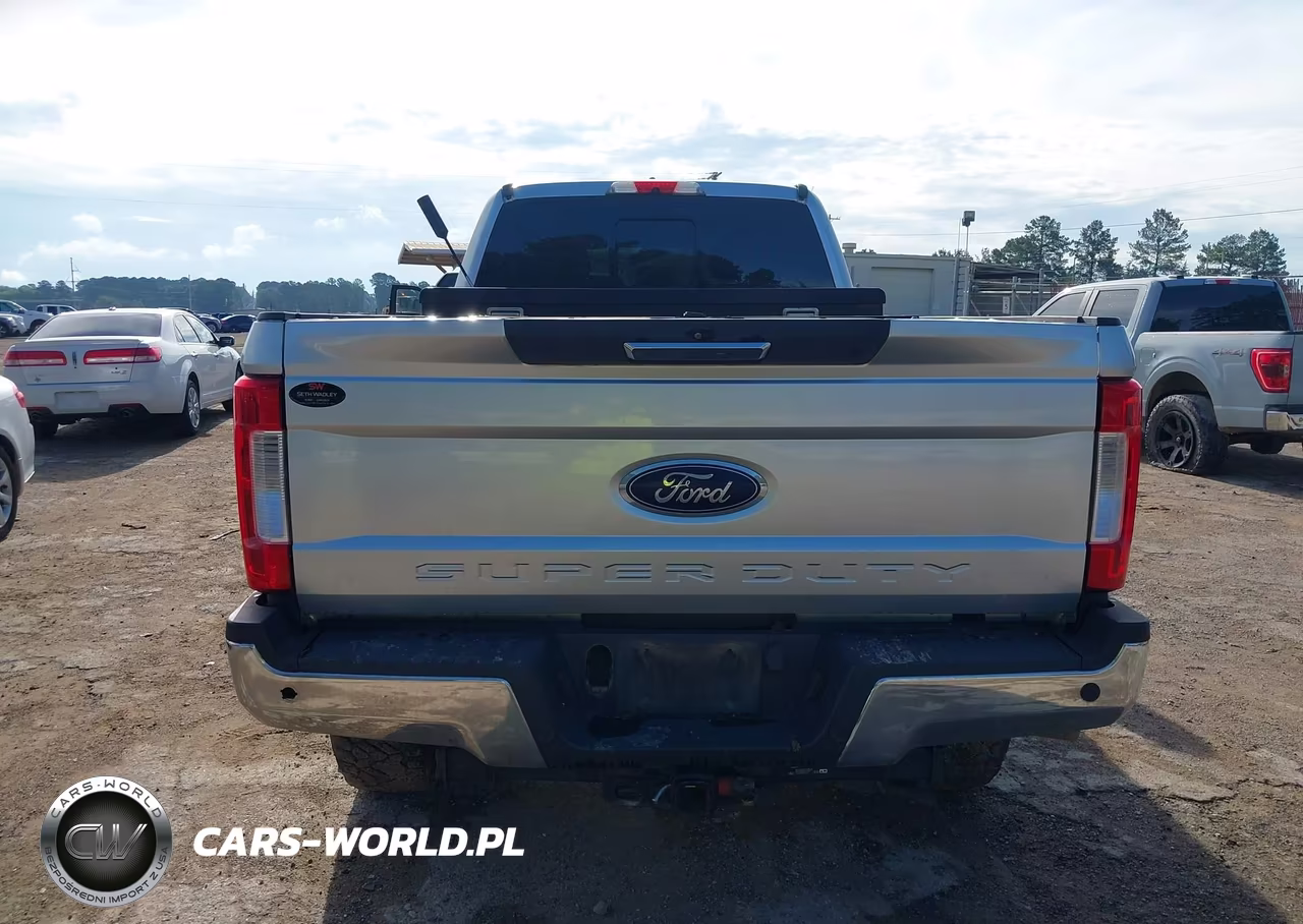 2018 Ford F-250 Xlt VIN:1FT7W2BT7JEB59389 - 16