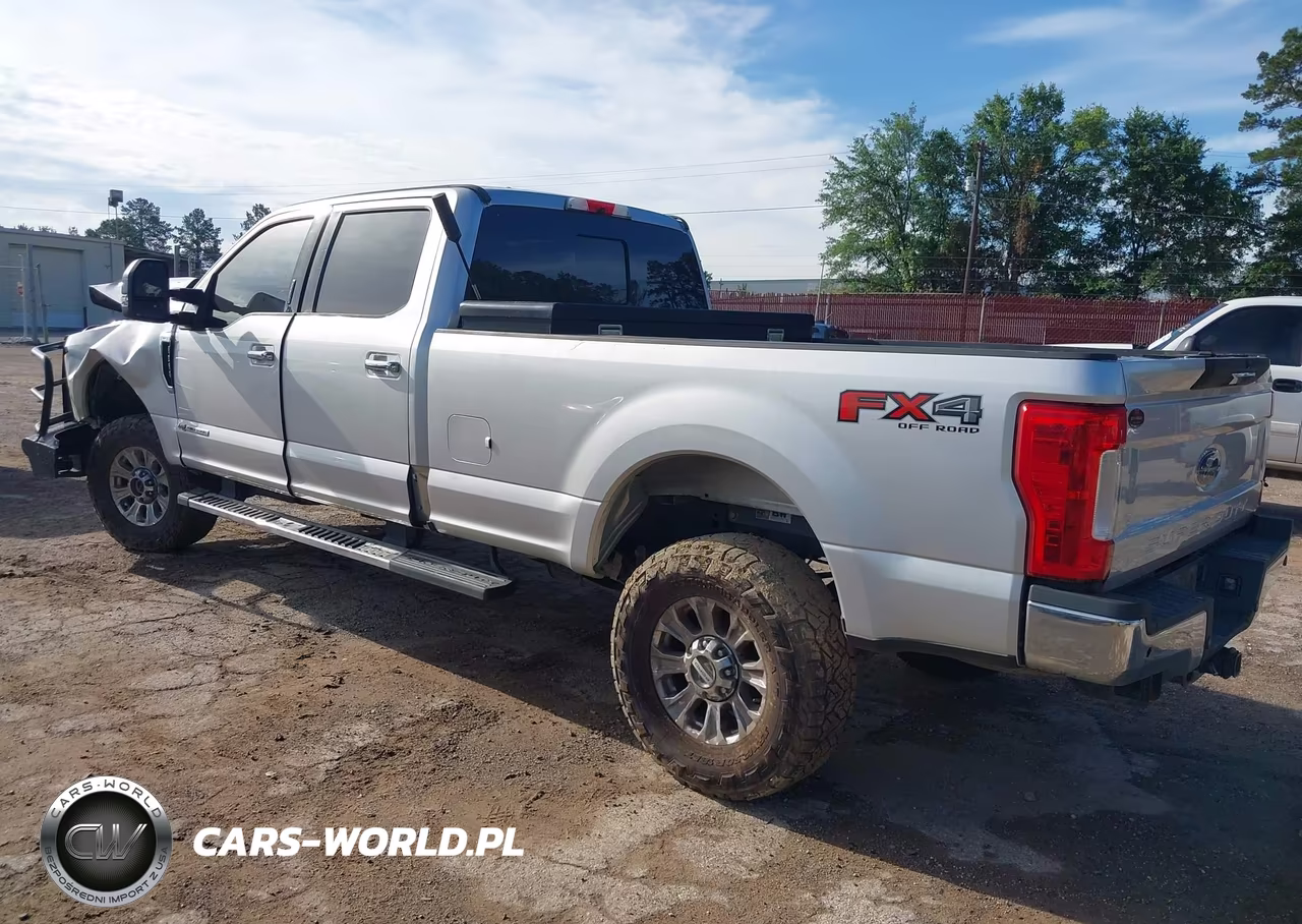 2018 Ford F-250 Xlt VIN:1FT7W2BT7JEB59389 - 3