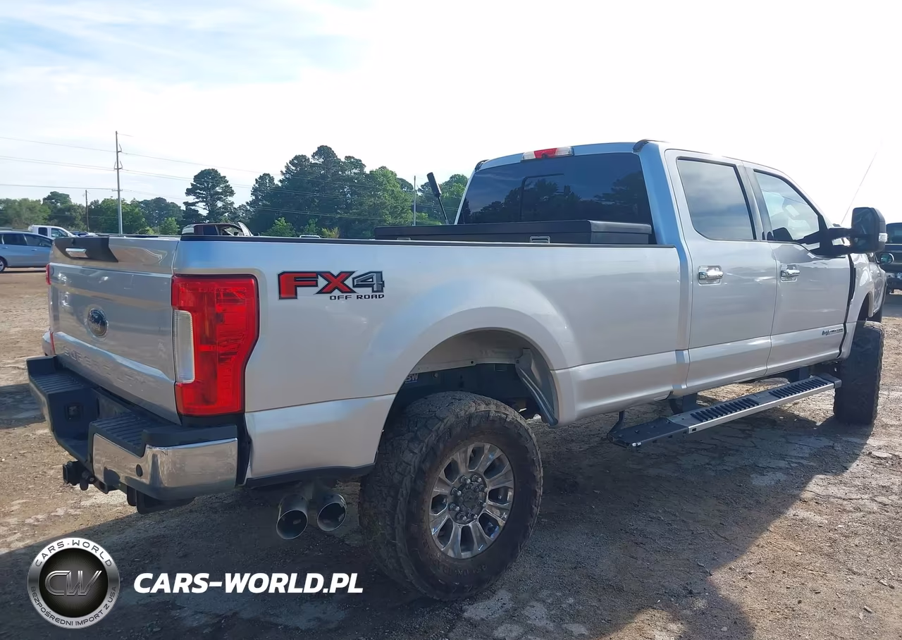 2018 Ford F-250 Xlt VIN:1FT7W2BT7JEB59389 - 4