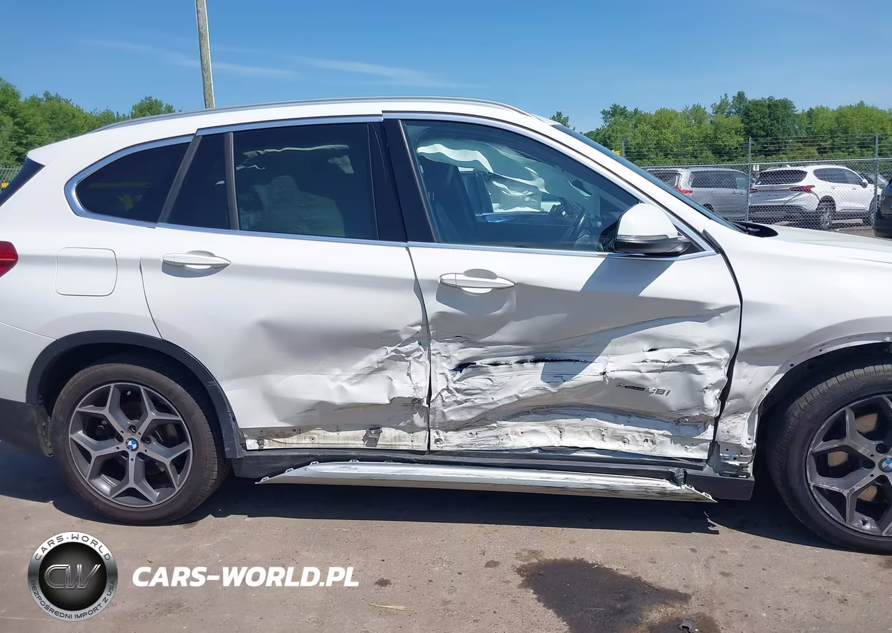 2017 BMW X1 xDrive28I VIN:WBXHT3C36H5F77704 - 13