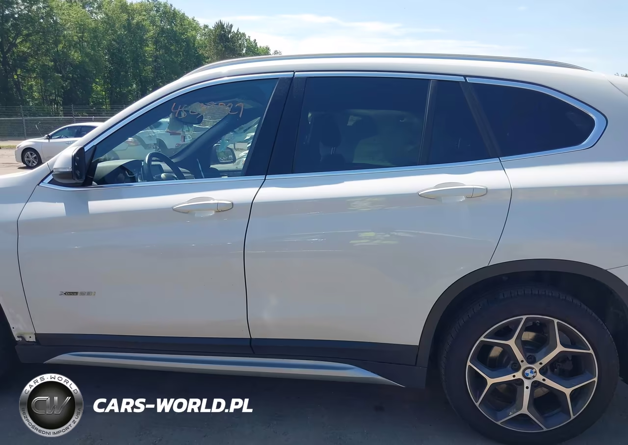 2017 BMW X1 xDrive28I VIN:WBXHT3C36H5F77704 - 14