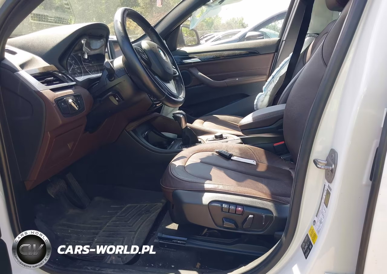 2017 BMW X1 xDrive28I VIN:WBXHT3C36H5F77704 - 5