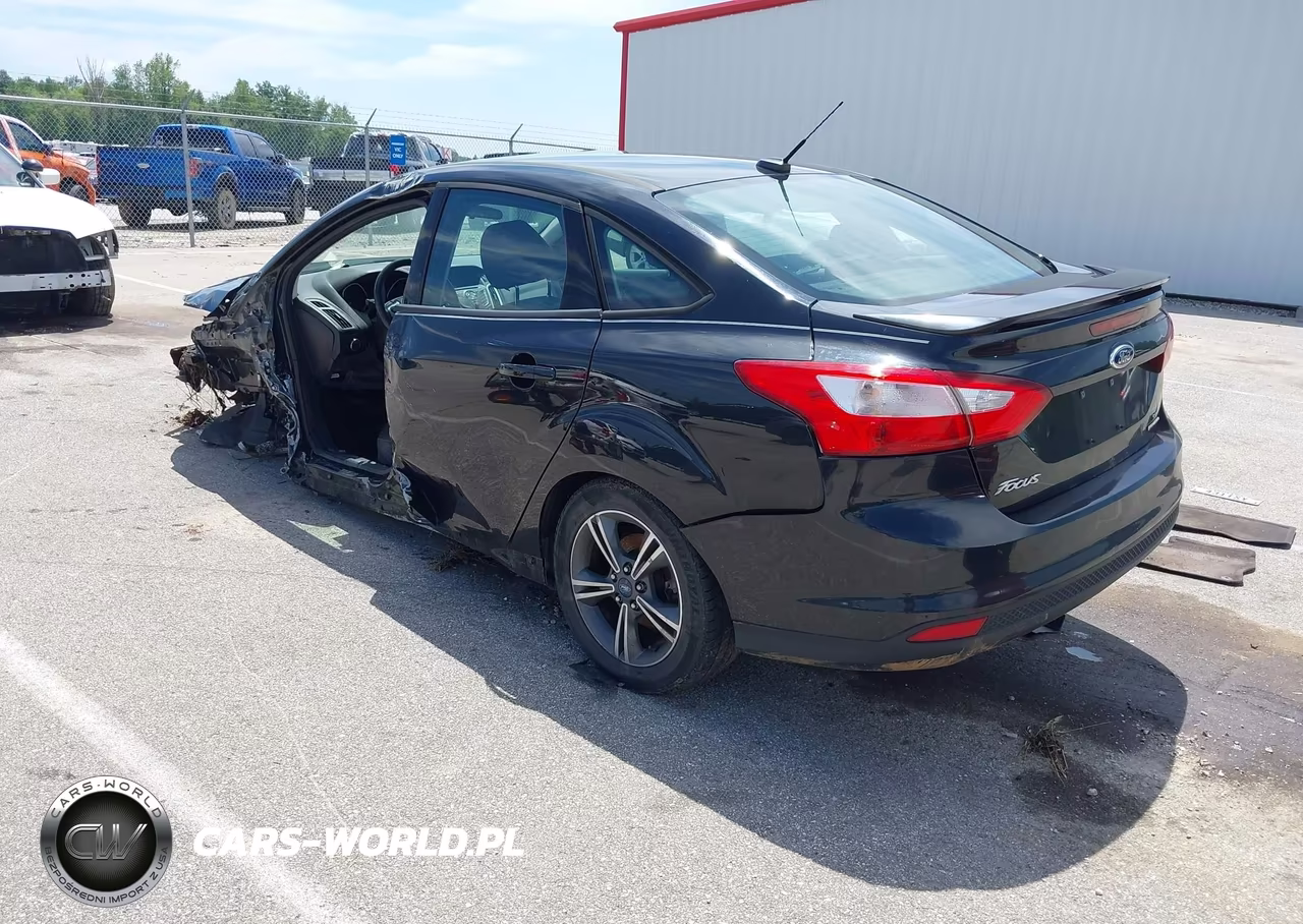 2012 Ford Focus Se VIN:1FAHP3F25CL444895 - 3