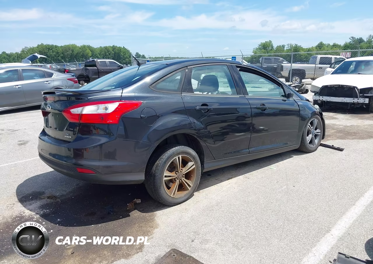 2012 Ford Focus Se VIN:1FAHP3F25CL444895 - 4