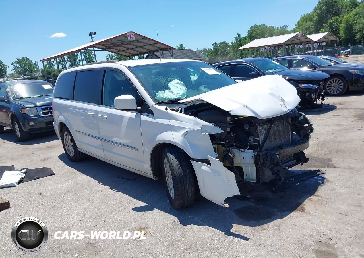 2014 Chrysler Town & Country Touring – zdjęcie 1 z 16