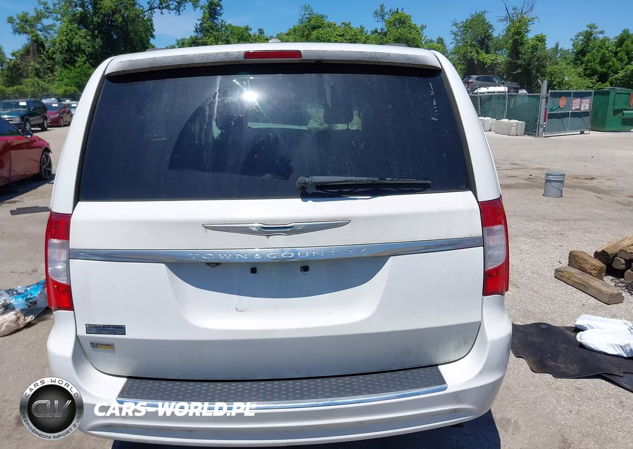 2014 Chrysler Town & Country Touring VIN:2C4RC1BG7ER403159 - 16