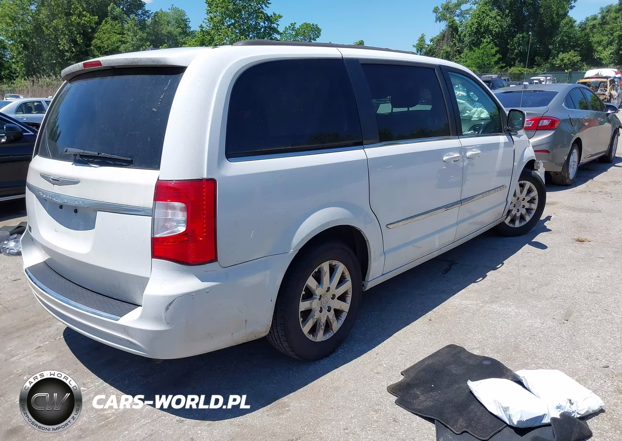 2014 Chrysler Town & Country Touring VIN:2C4RC1BG7ER403159 - 4