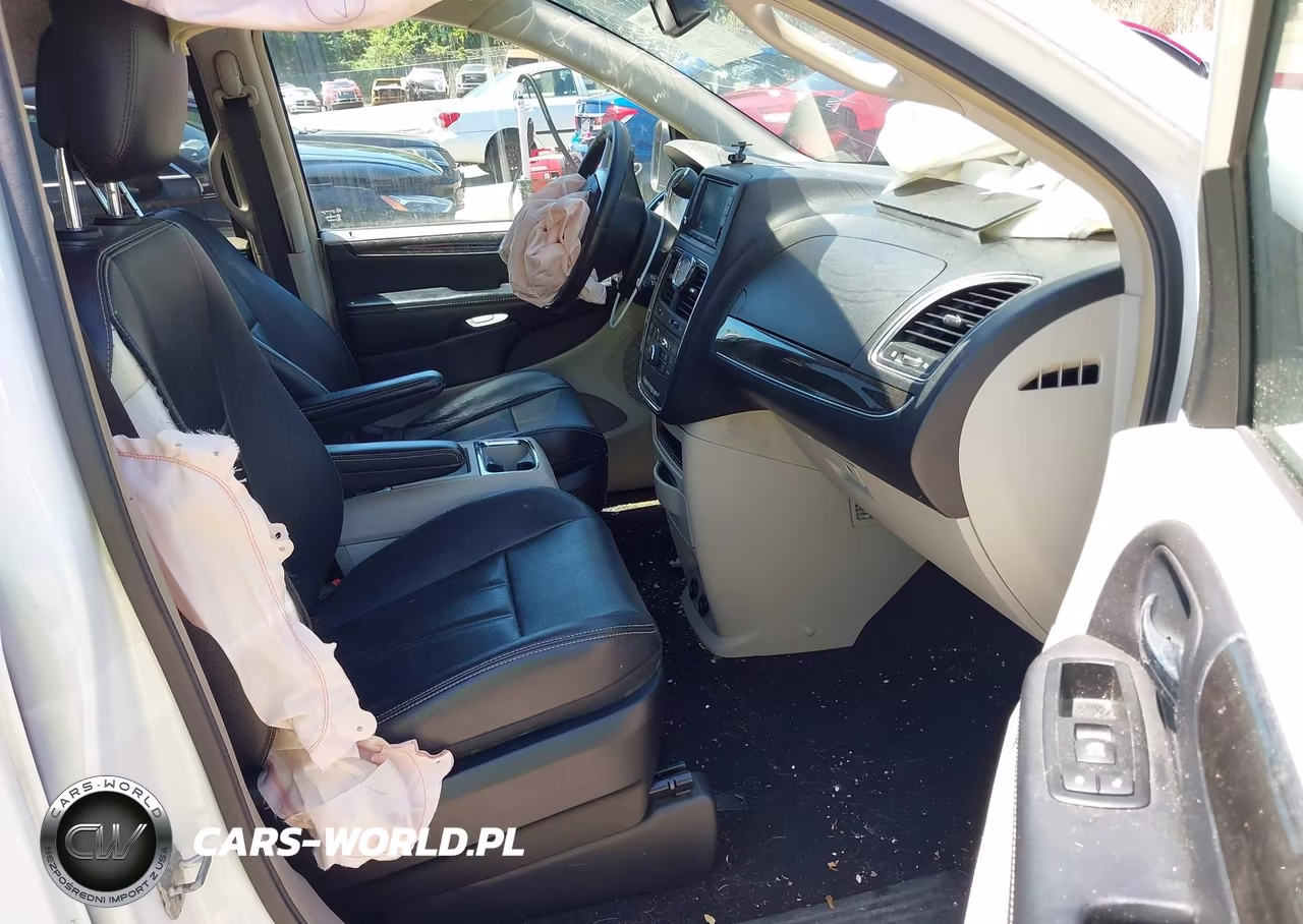 2014 Chrysler Town & Country Touring VIN:2C4RC1BG7ER403159 - 5
