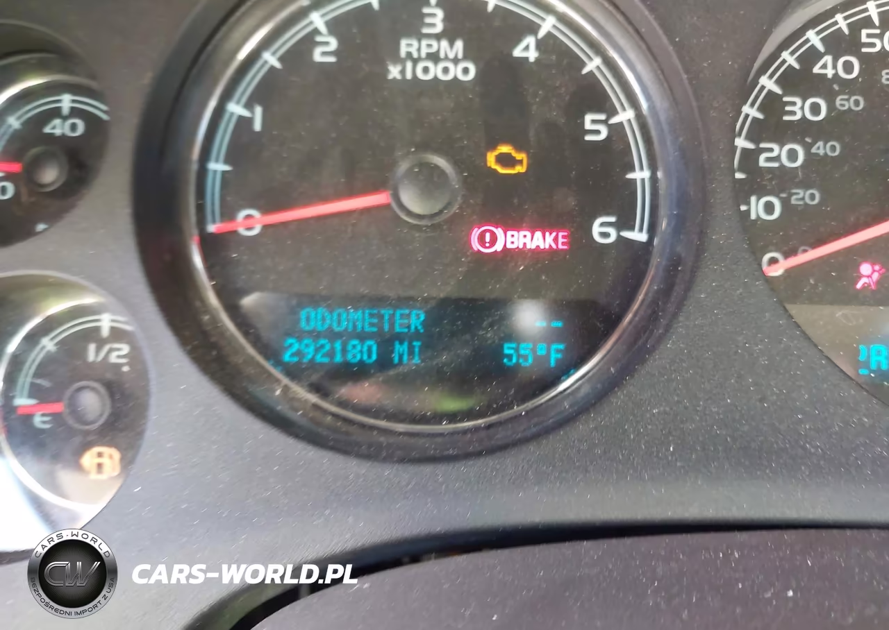2011 Chevrolet Tahoe Lt VIN:1GNSCBE08BR114337 - 15