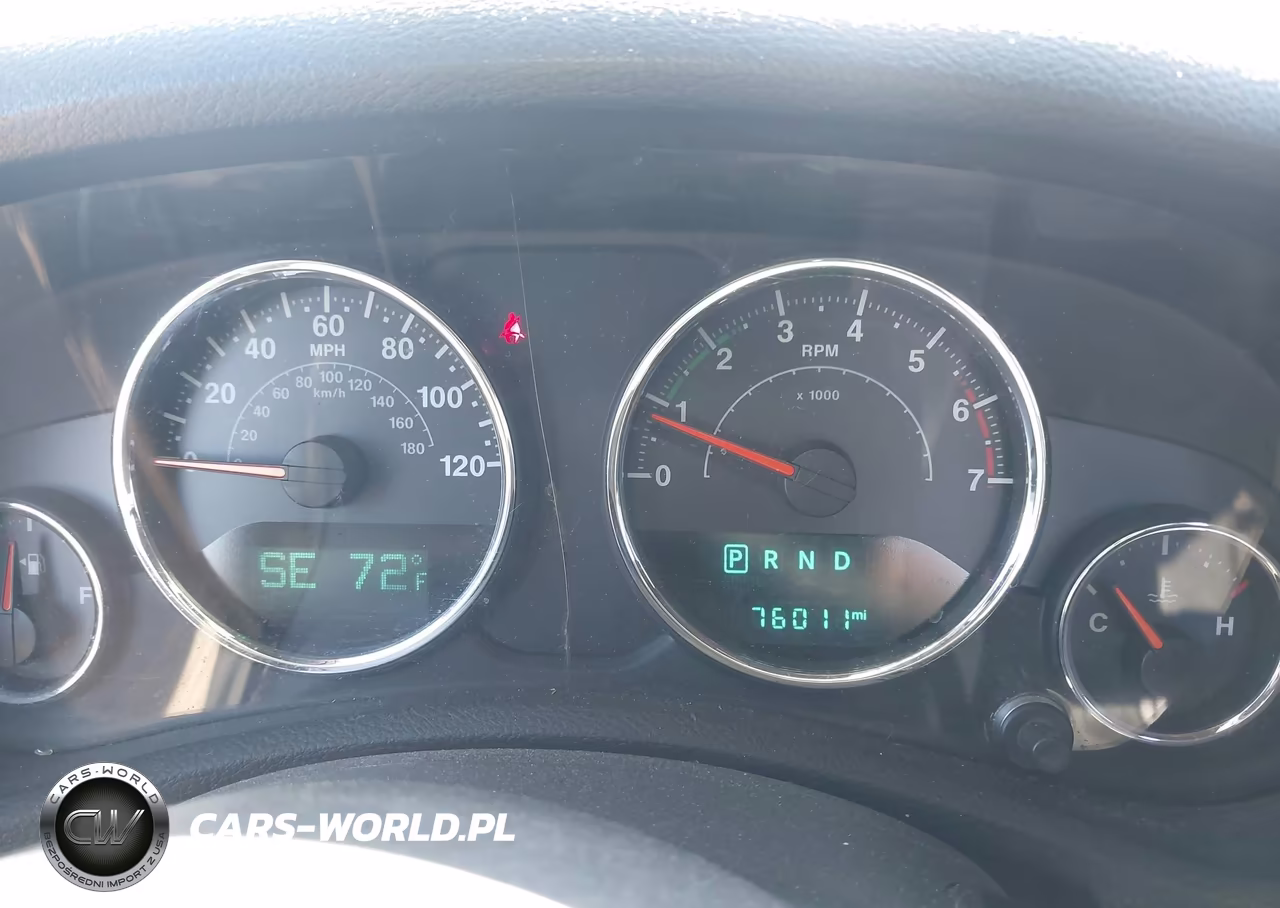 2015 Jeep Wrangler Unlimited Sport VIN:1C4BJWDG2FL695279 - 7