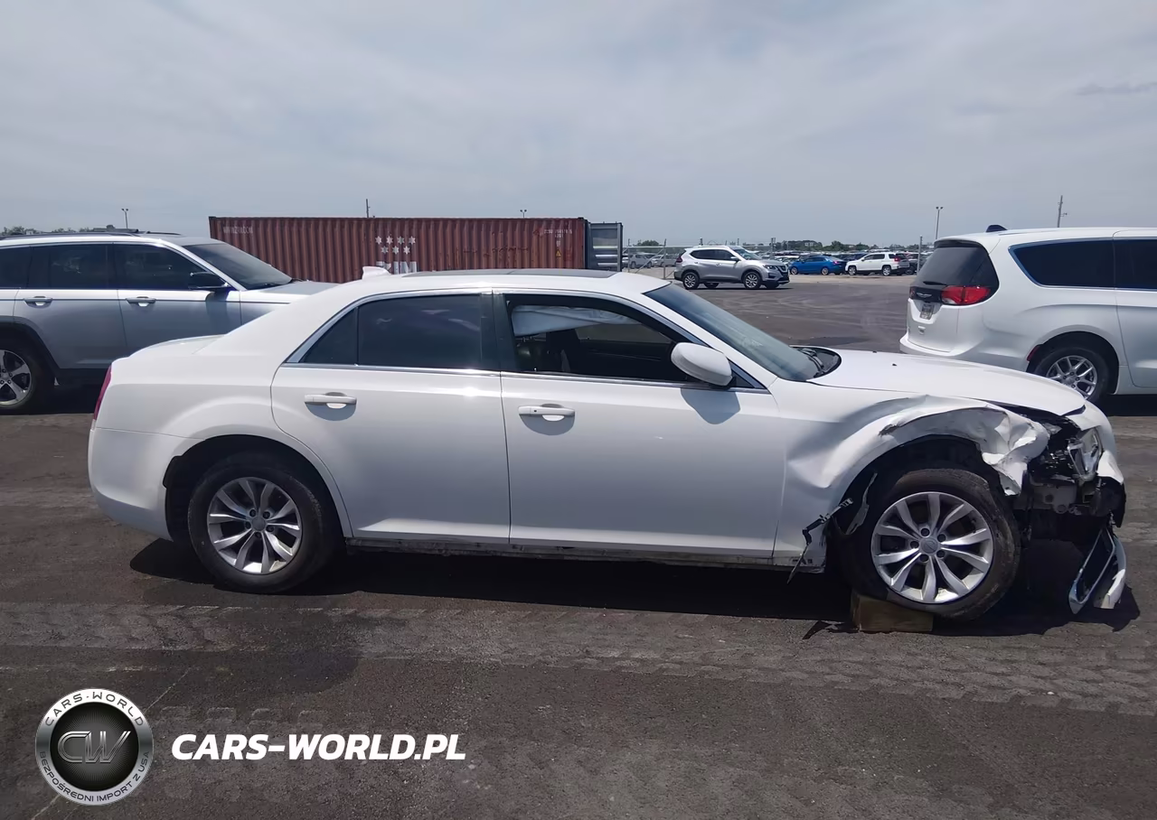 2015 Chrysler 300 Limited VIN:2C3CCAAG2FH929847 - 14