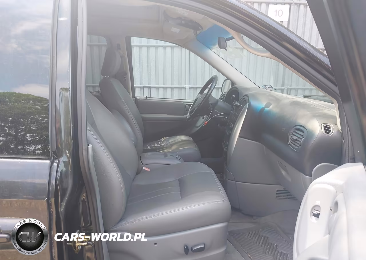 2006 Chrysler Town & Country Touring VIN:2A4GP54LX6R805217 - 5
