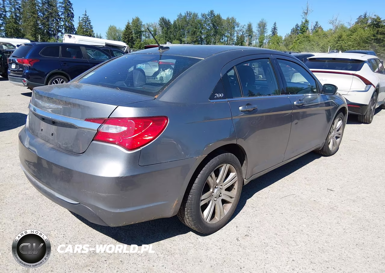 2013 Chrysler 200 Lx VIN:1C3CCBAB6DN669984 - 4