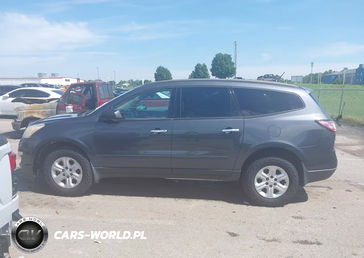 2013 Chevrolet Traverse Ls VIN:1GNKRFKDXDJ268269 - 14