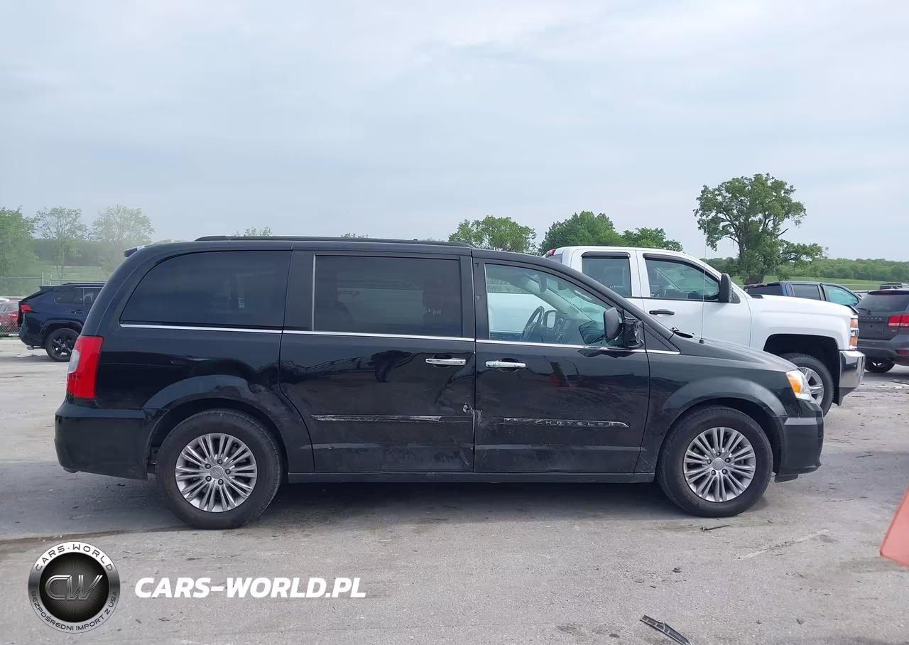 2016 Chrysler Town & Country Touring-L Anniversary Edition VIN:2C4RC1CG6GR113156 - 13