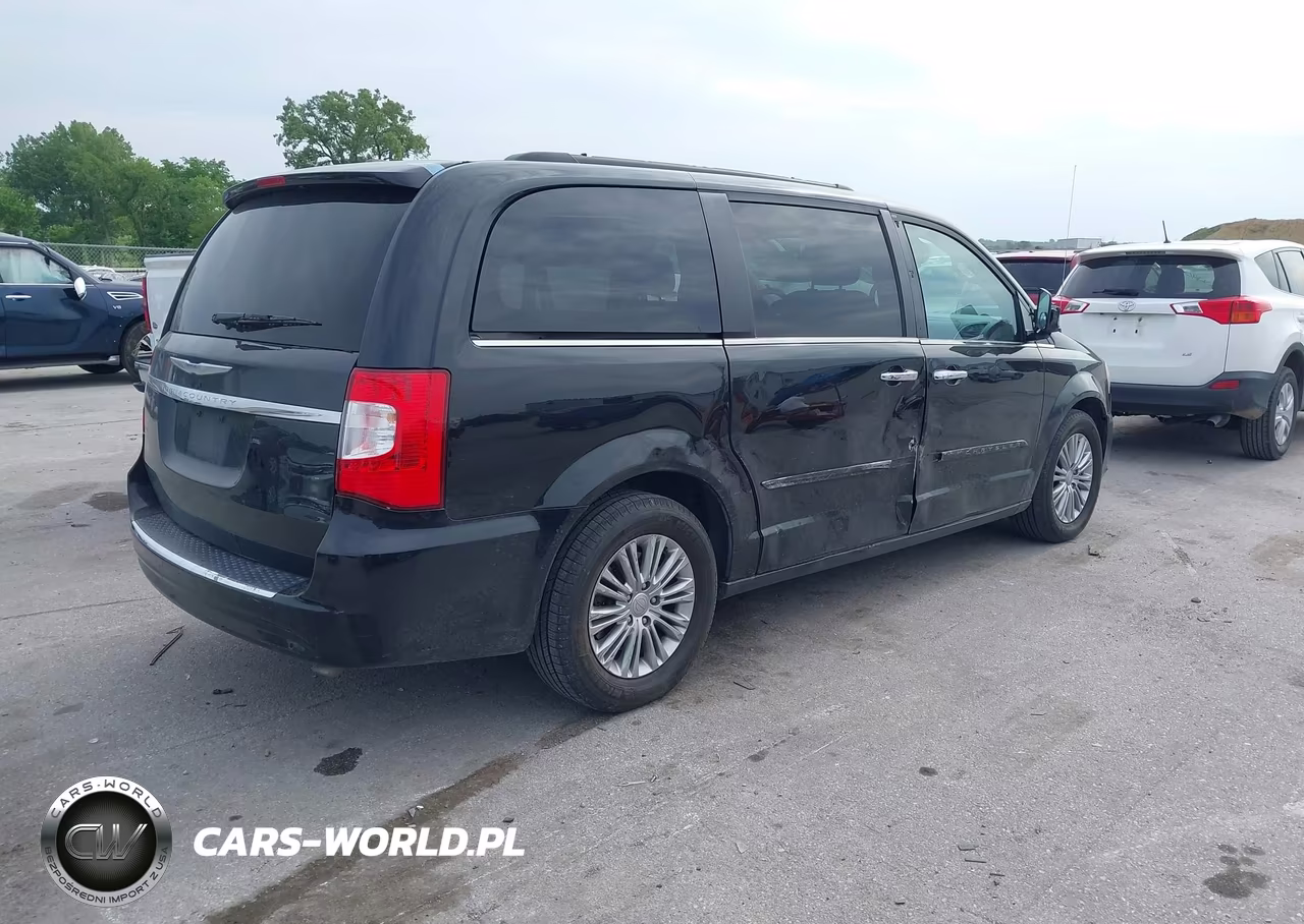 2016 Chrysler Town & Country Touring-L Anniversary Edition VIN:2C4RC1CG6GR113156 - 4