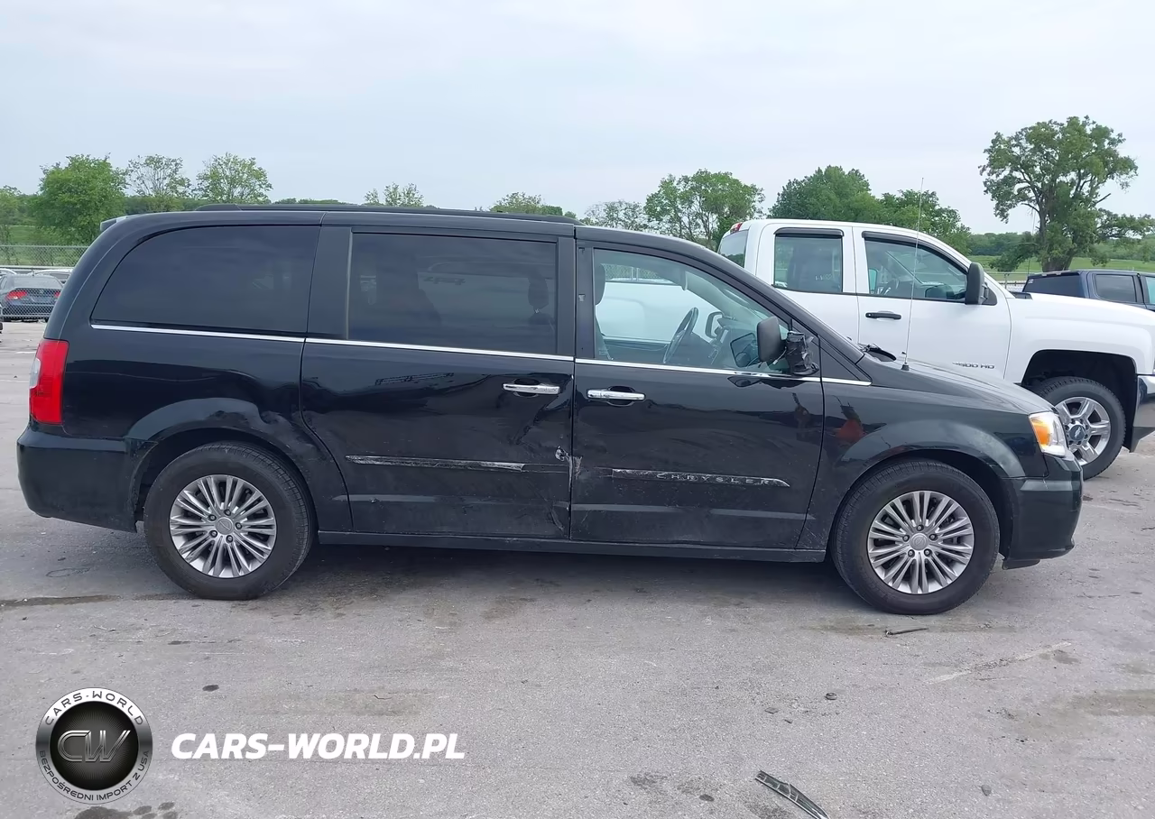2016 Chrysler Town & Country Touring-L Anniversary Edition VIN:2C4RC1CG6GR113156 - 6