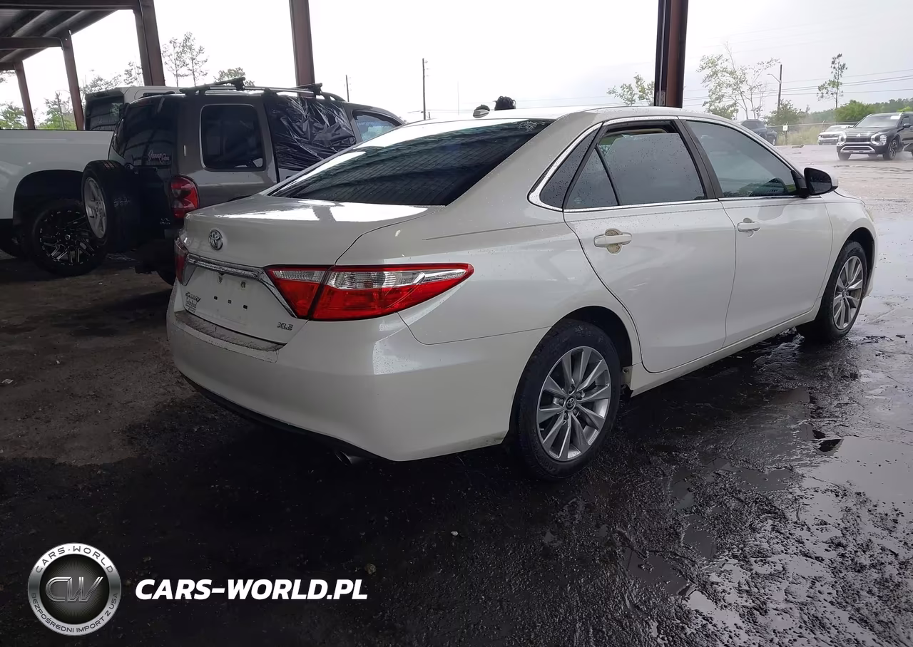 2017 Toyota Camry Xle VIN:4T1BF1FK3HU426366 - 4