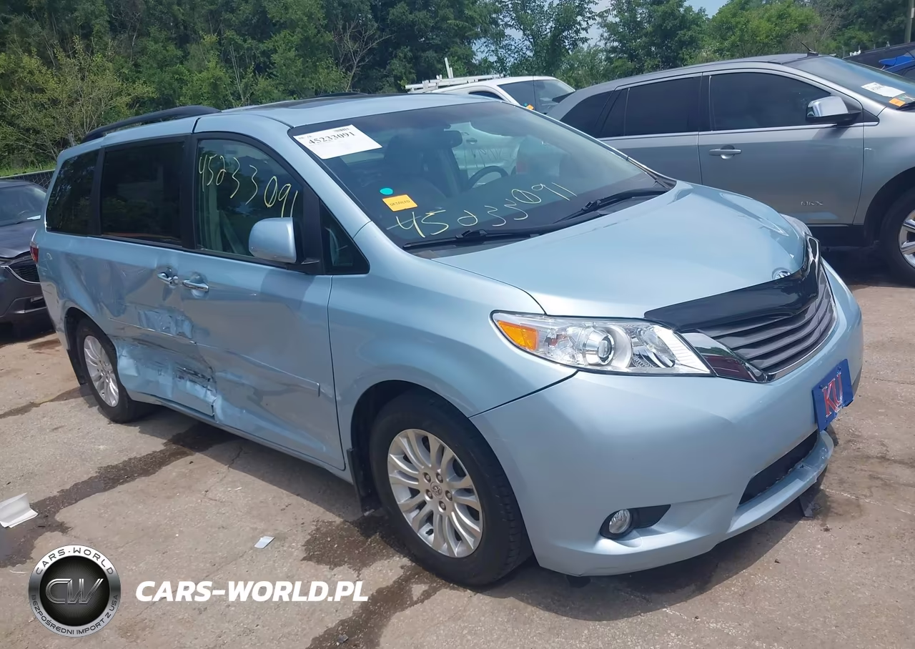 2015 Toyota Sienna Xle 8 Passenger – zdjęcie 1 z 18
