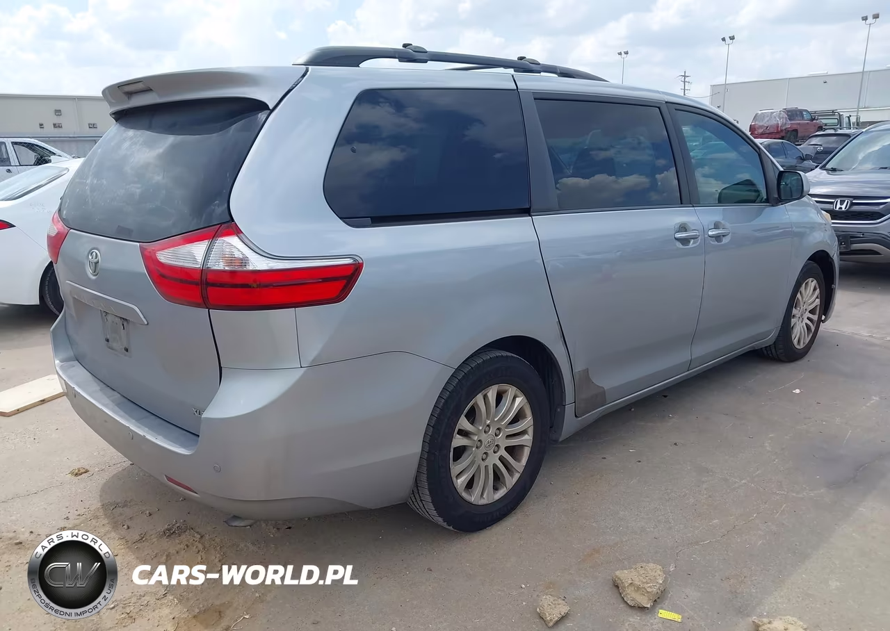 2015 Toyota Sienna Xle 8 Passenger VIN:5TDYK3DC4FS585447 - 4