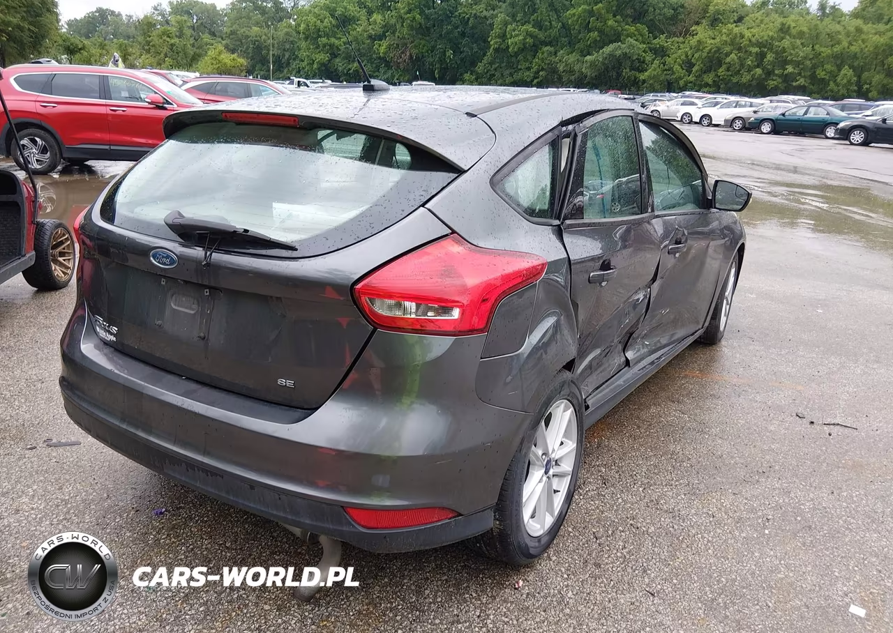 2017 Ford Focus Se VIN:1FADP3K25HL249780 - 4