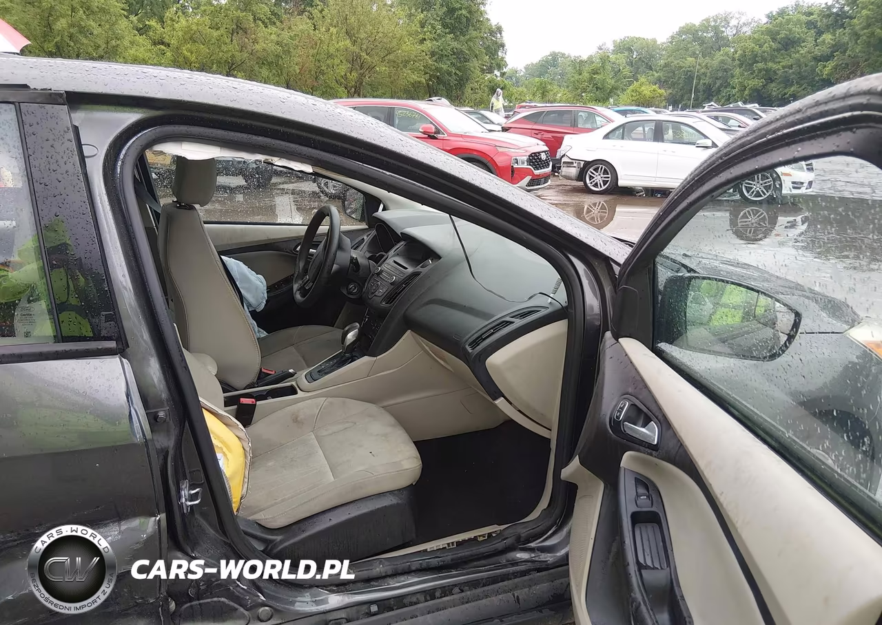 2017 Ford Focus Se VIN:1FADP3K25HL249780 - 5