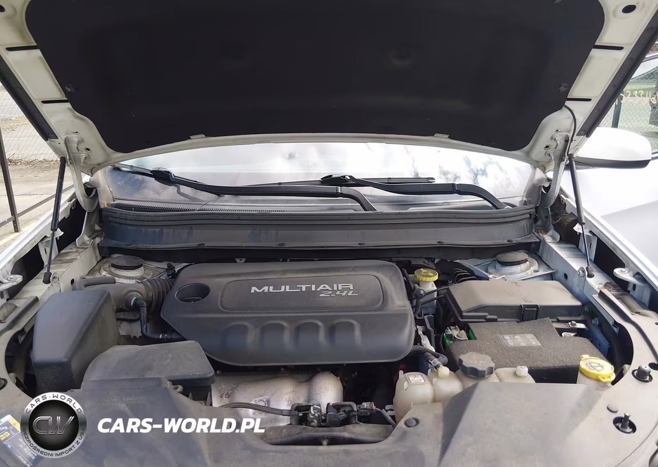 2019 Jeep Cherokee Latitude Plus 4X4 VIN:1C4PJMLB3KD107894 - 10