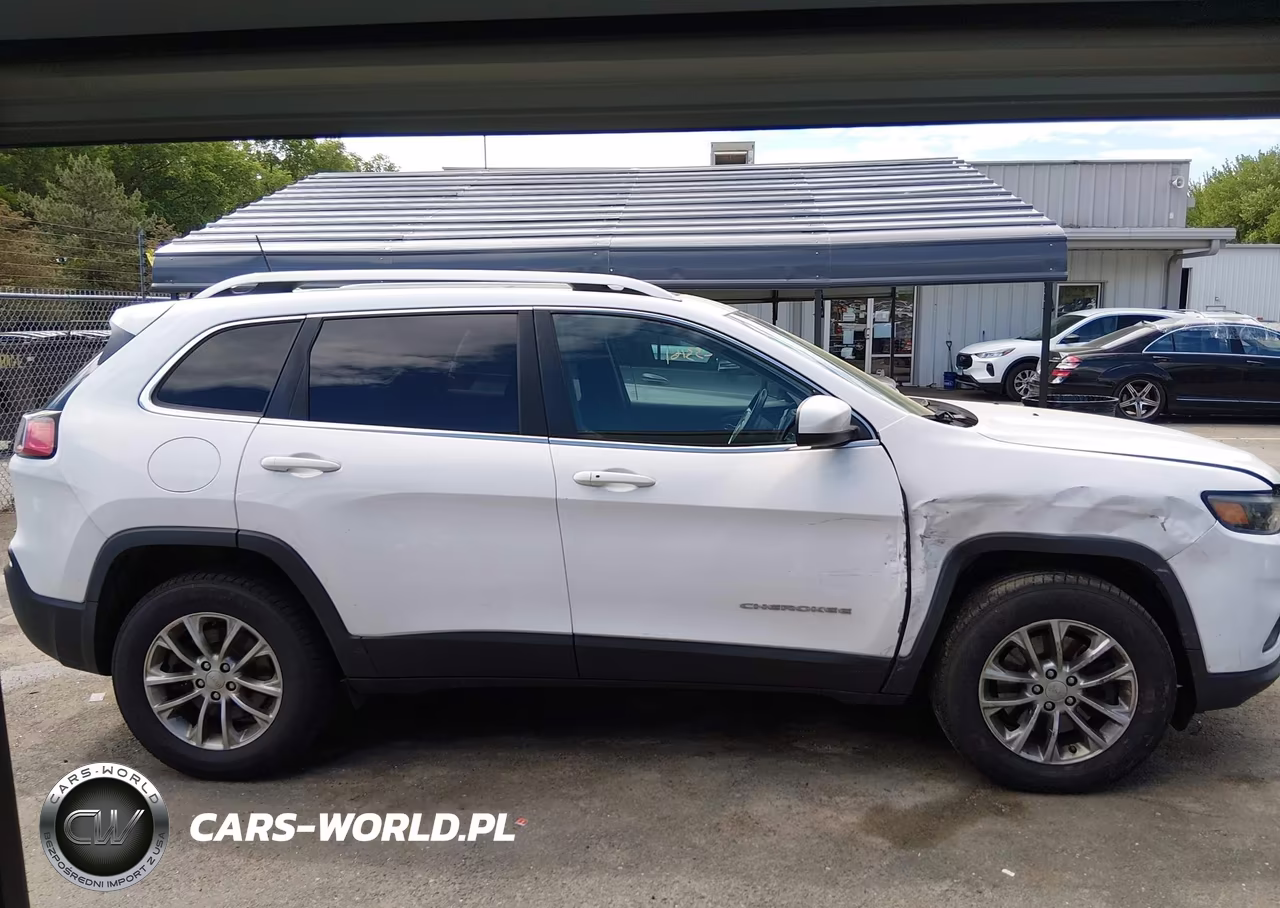 2019 Jeep Cherokee Latitude Plus 4X4 VIN:1C4PJMLB3KD107894 - 13